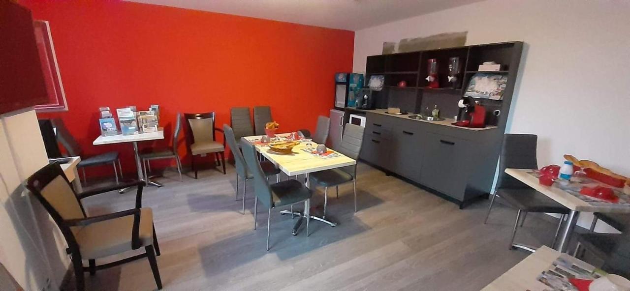Residence Hoteliere Helios 约泽克 外观 照片