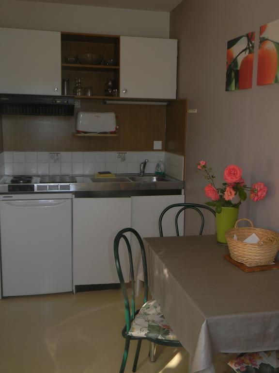 Residence Hoteliere Helios 约泽克 外观 照片