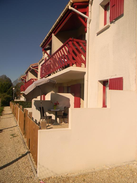 Residence Hoteliere Helios 约泽克 外观 照片