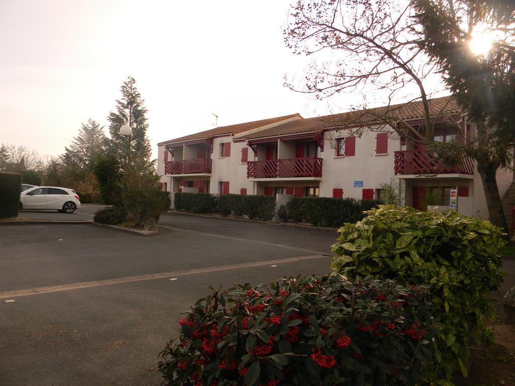 Residence Hoteliere Helios 约泽克 外观 照片